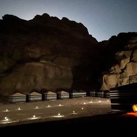 Moon City With Jeep Trips Wadi Rum Bagian luar foto