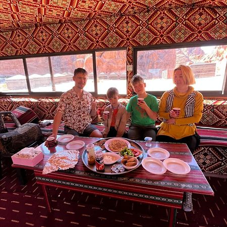 Moon City With Jeep Trips Wadi Rum Bagian luar foto