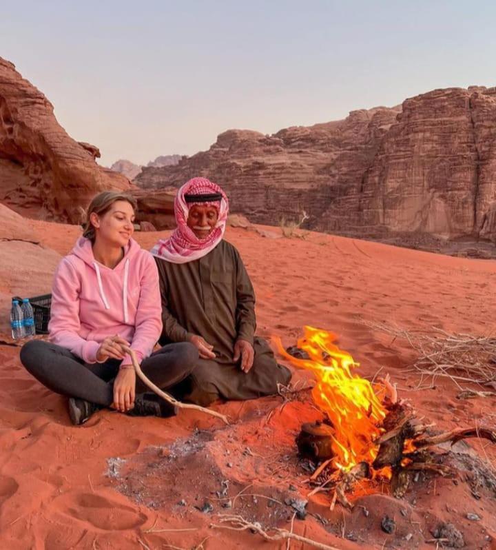 Moon City With Jeep Trips Wadi Rum Bagian luar foto