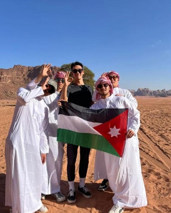 Moon City With Jeep Trips Wadi Rum Bagian luar foto