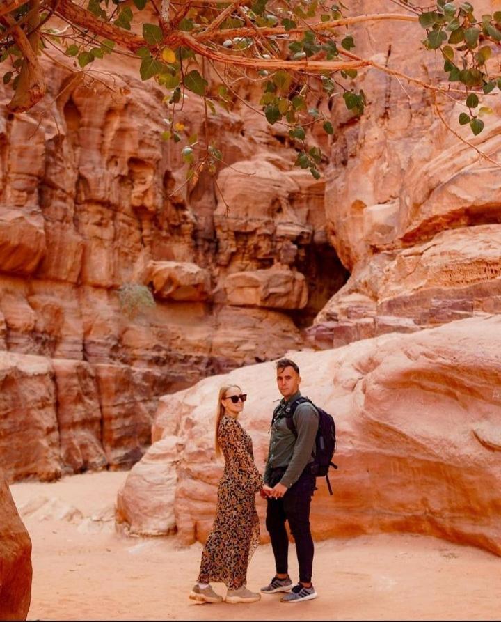 Moon City With Jeep Trips Wadi Rum Bagian luar foto