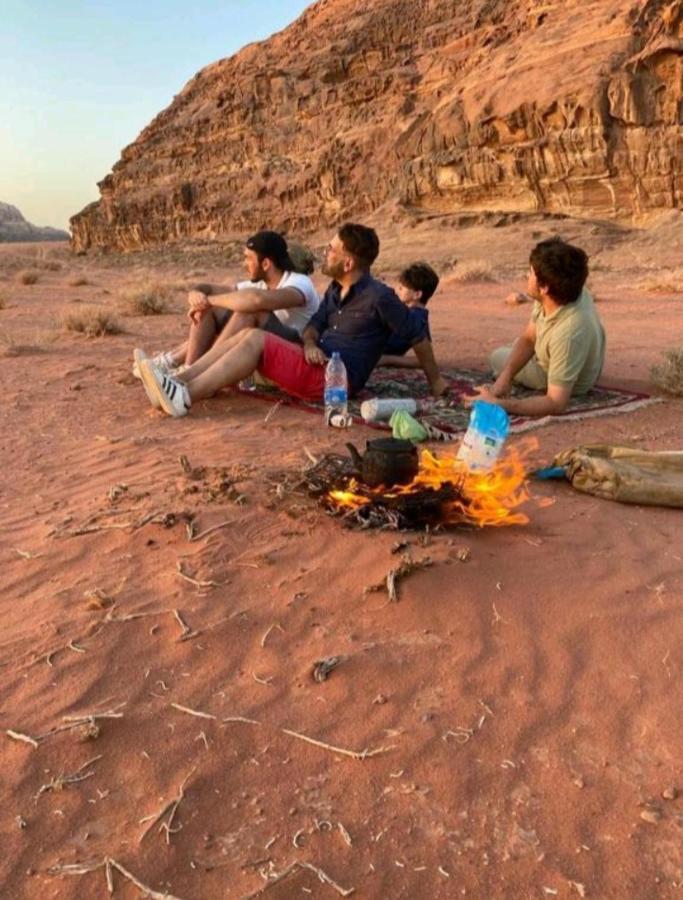 Moon City With Jeep Trips Wadi Rum Bagian luar foto
