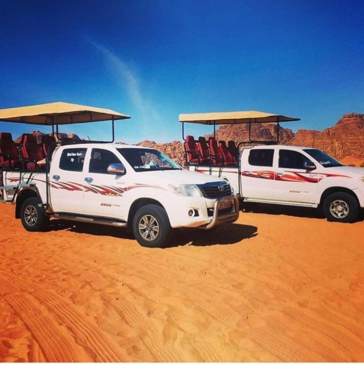 Moon City With Jeep Trips Wadi Rum Bagian luar foto