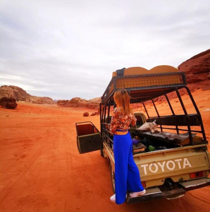 Moon City With Jeep Trips Wadi Rum Bagian luar foto